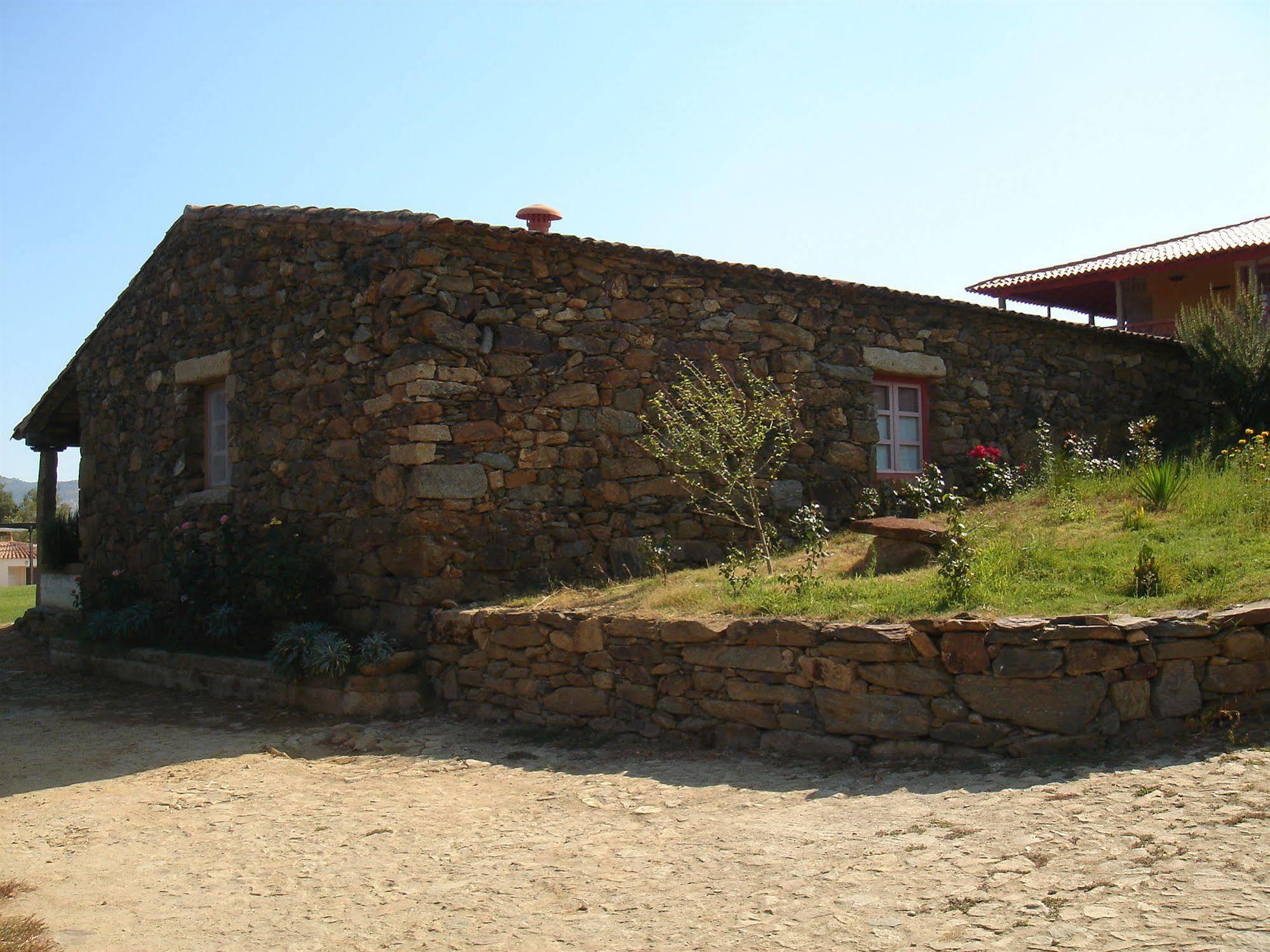Quinta Do Barracao Da Vilarica Lodoes Exterior photo